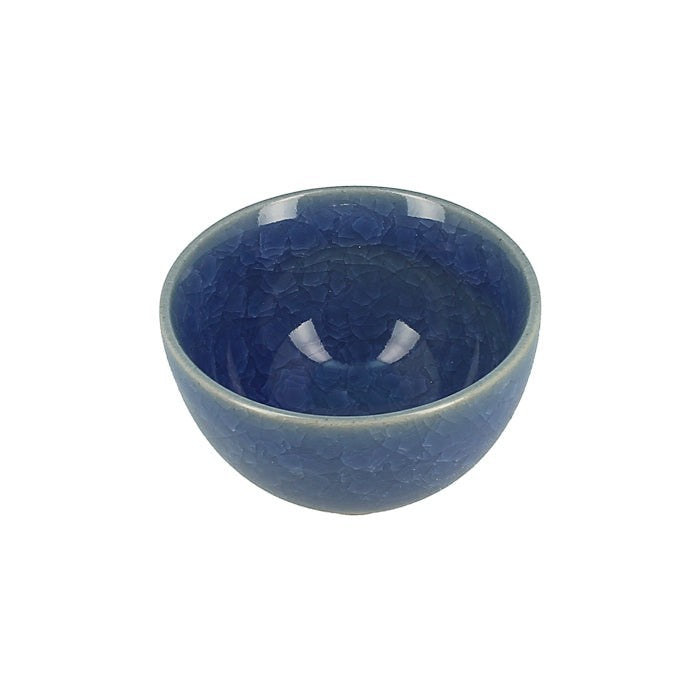 Tasse japonaise Yugen lab en céramique bleu profond avec un fini craquelé élégant pour le thé ou le matcha