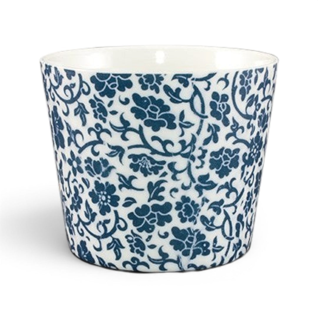 Tasse à thé Yugen lab en porcelaine fine blanche avec motif floral bleu traditionnel japonais