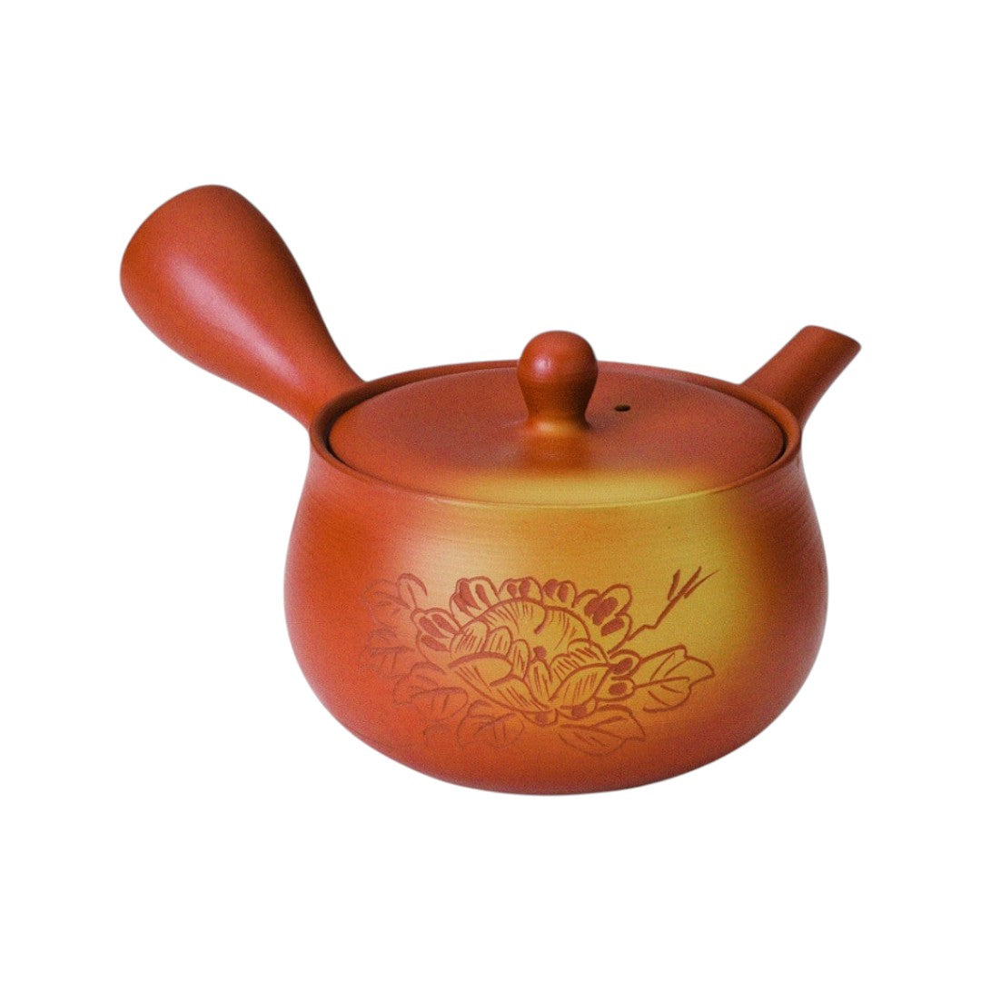 Théière japonaise Yugen lab Tokoname-yaki en argile rouge non émaillée avec motif de pivoine Botan gravé à la main.