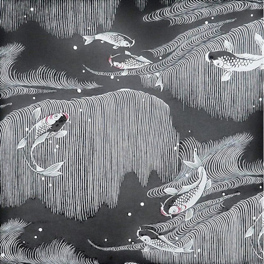 Yukata Yugen lab unisexe noir avec motif traditionnel de carpes koï blanches et détails rouges, style japonais.